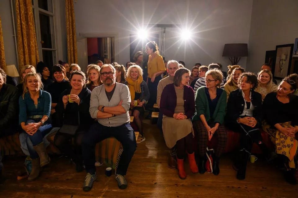 Sally & Molly in de huiskamer 2020